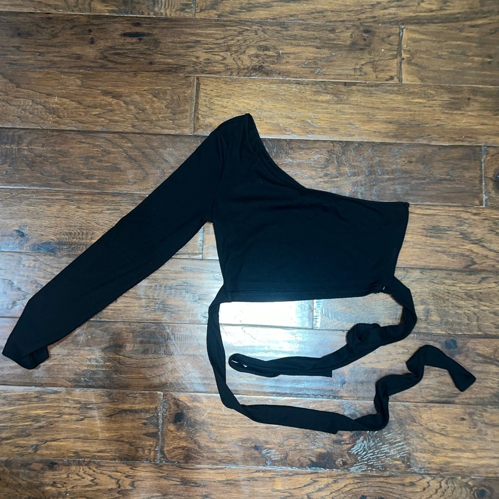 One shoulder black SHEIN top